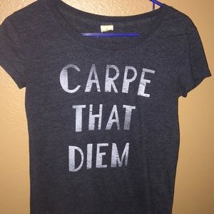 hollister tee! only worn once!